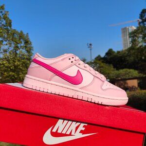 💘New Nike dunk low pink sneakers for women💘